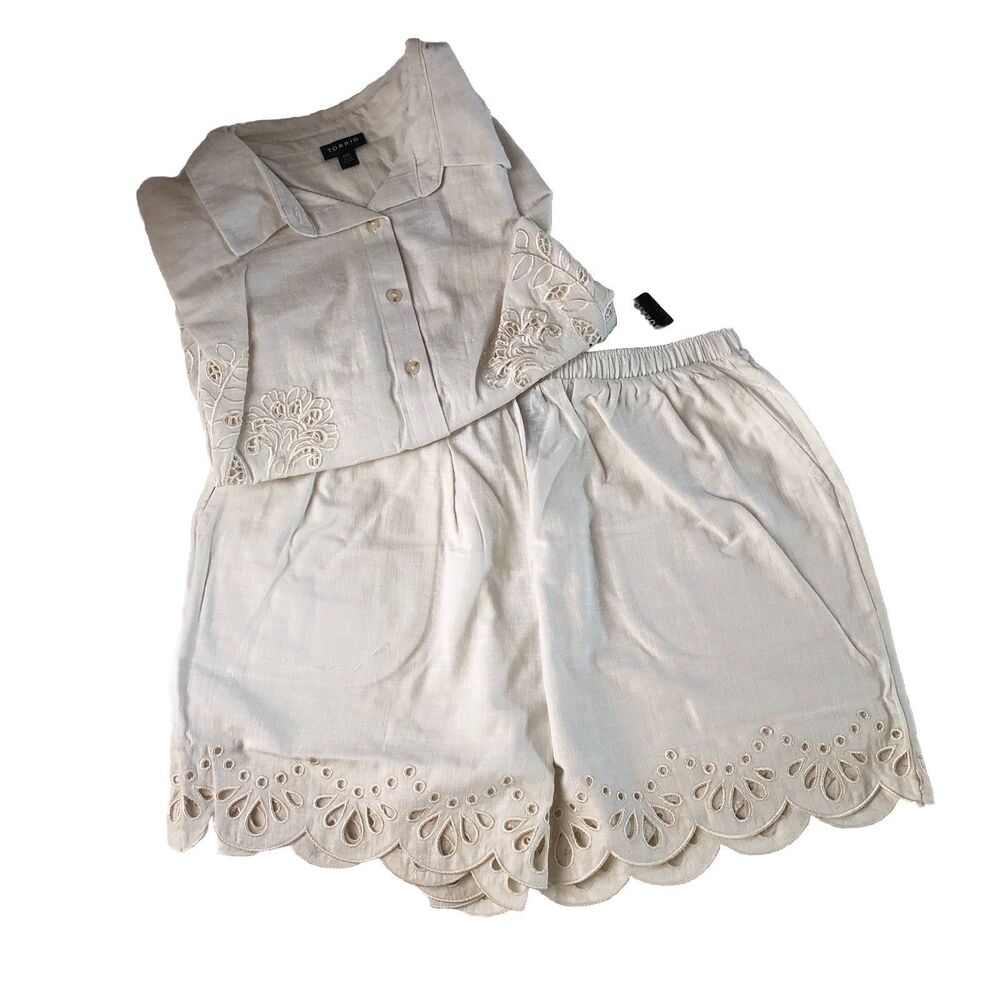 Torrid 2pc set Beach Eyelet Shirt High Rise Cream Shirts Size 00 / 10 NWT